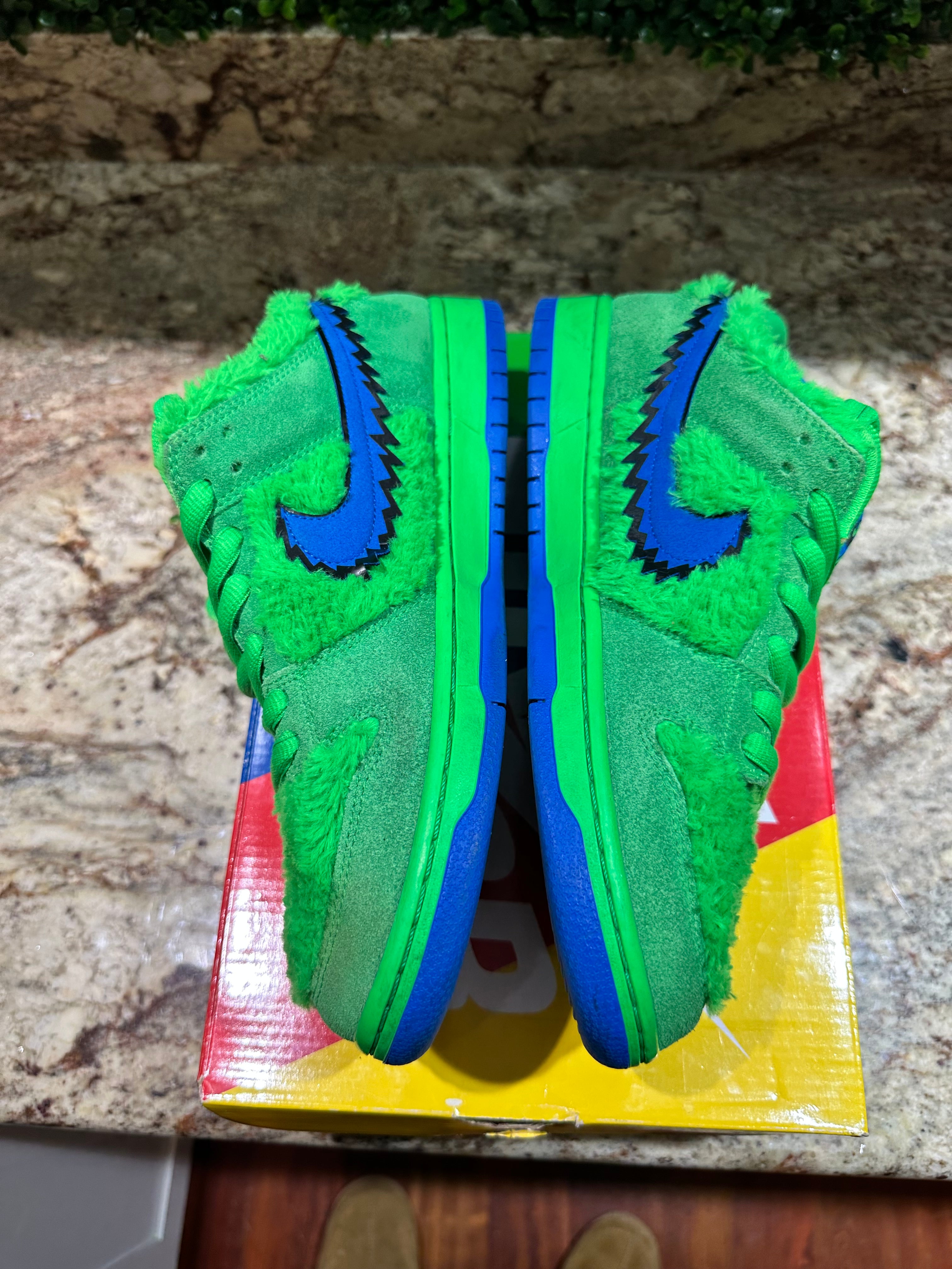 SIZE 9.5M - NIKE SB DUNK LOW “GRATEFUL DEAD GREEN BEAR”