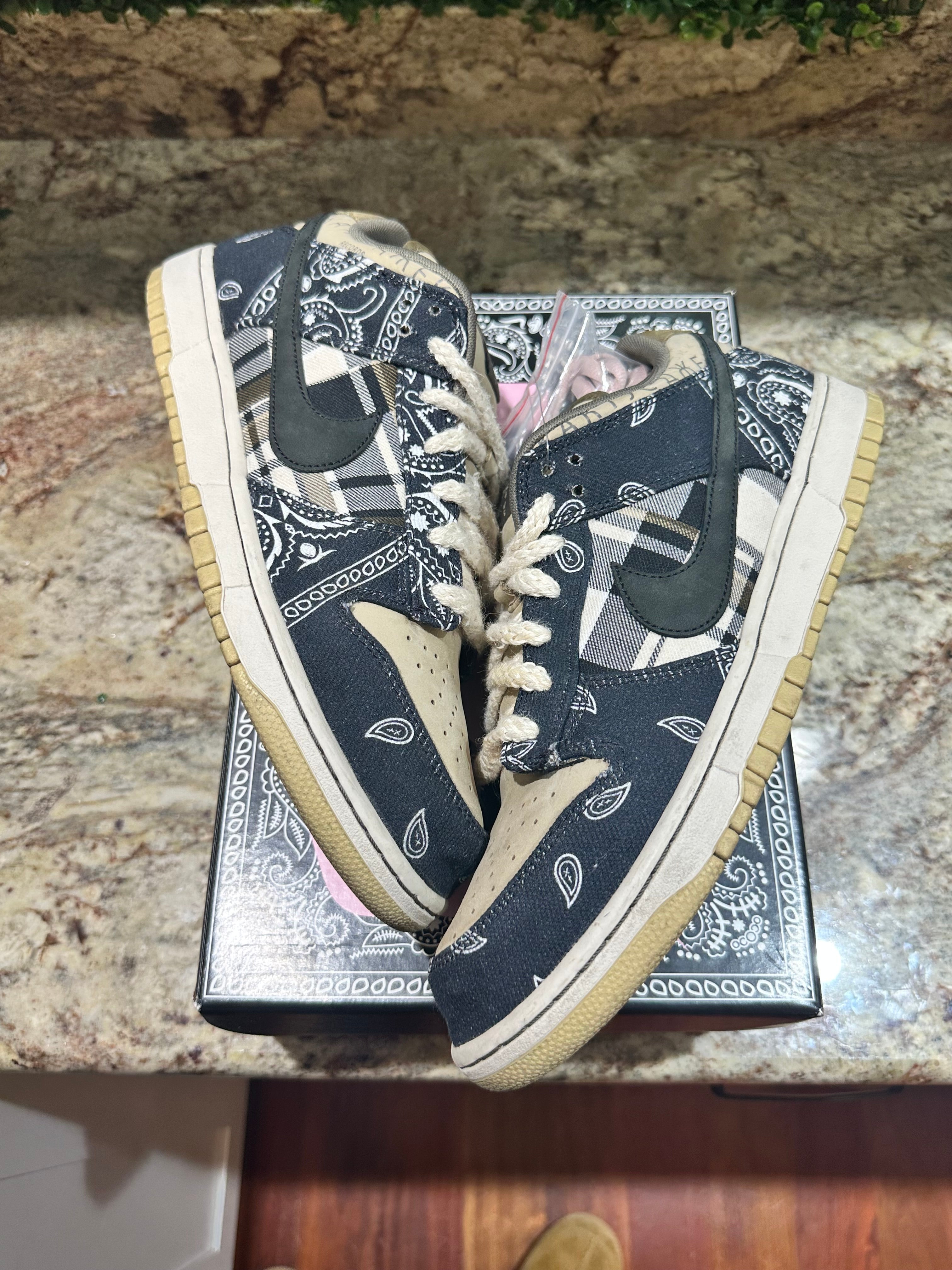 SIZE 11.5M - NIKE SB DUNK LOW “TRAVIS SCOTT” (SPECIAL BOX)