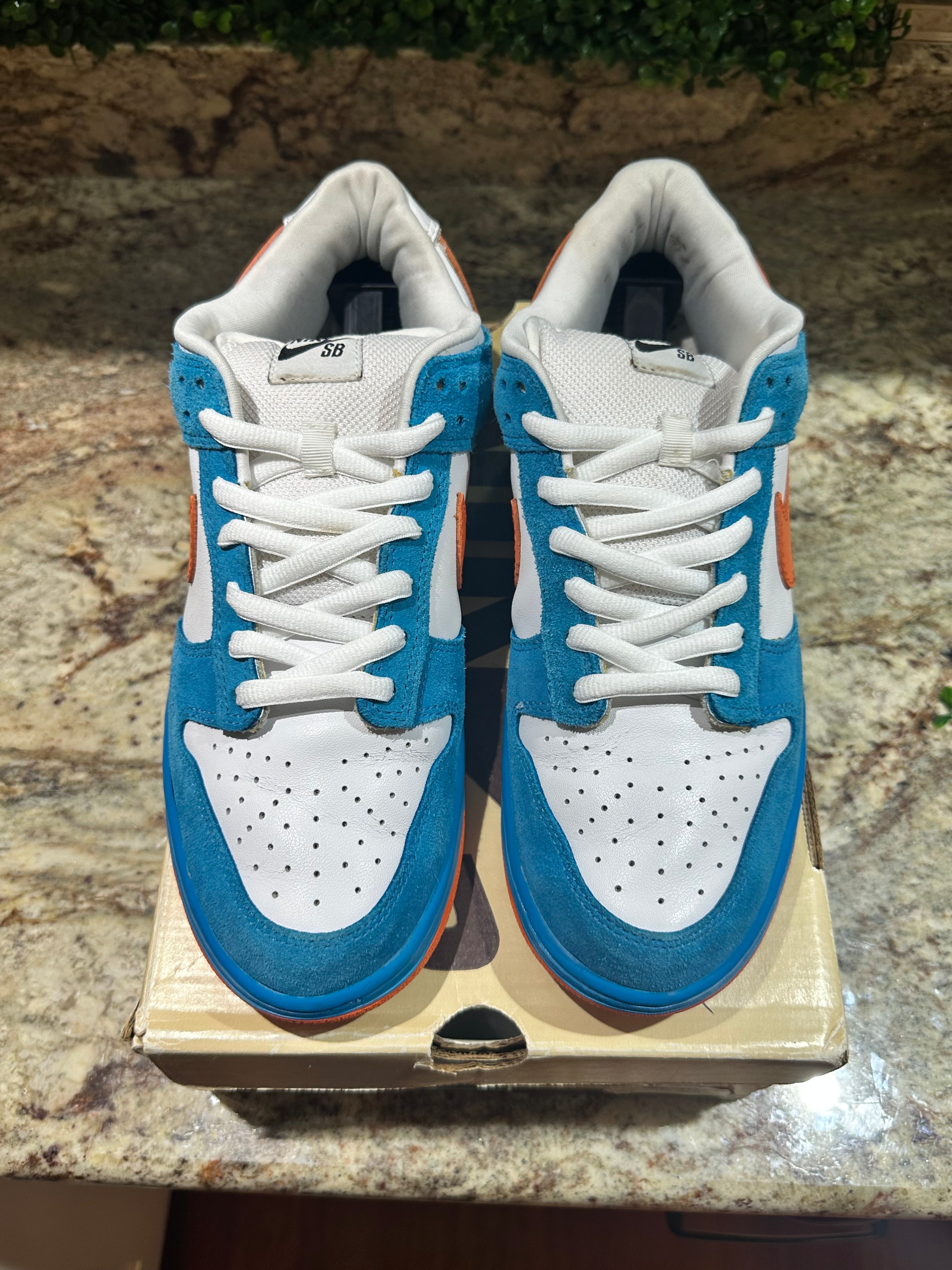 SIZE 11M - NIKE EMB SB DUNK LOW “MIAMI”