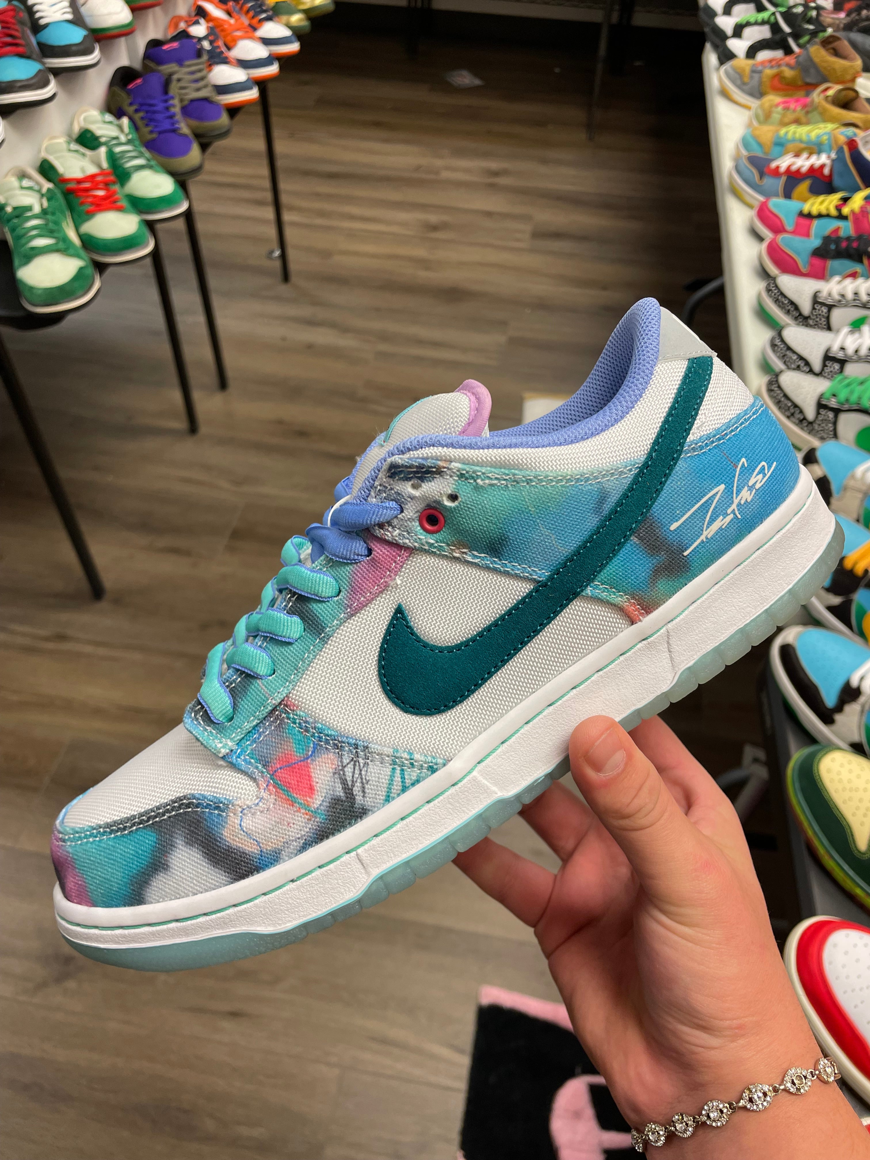 SIZE 11M NIKE SB DUNK LOW ‘FUTURA’