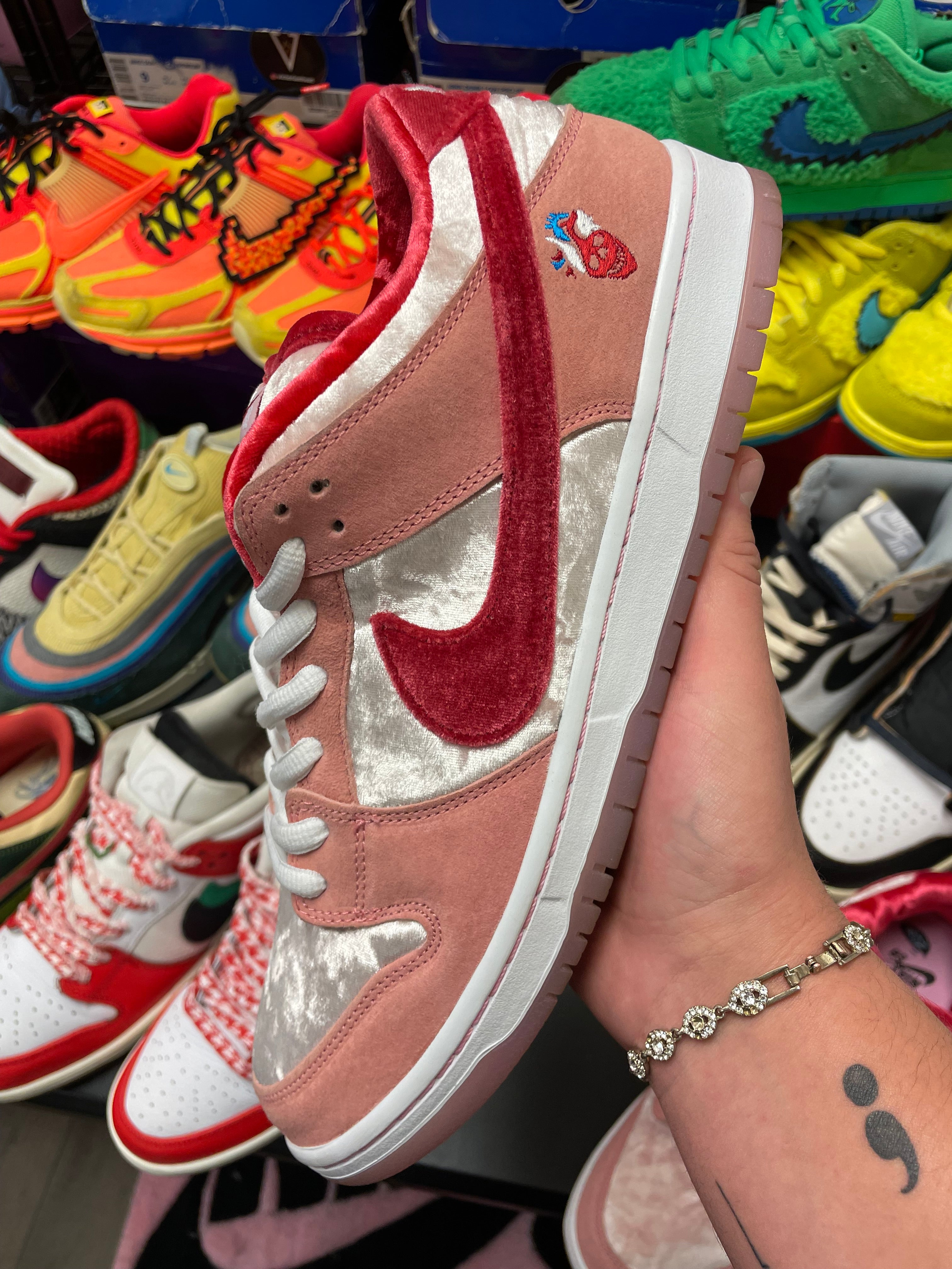 SIZE 12M NIKE SB DUNK LOW ‘STRANGE LOVE’