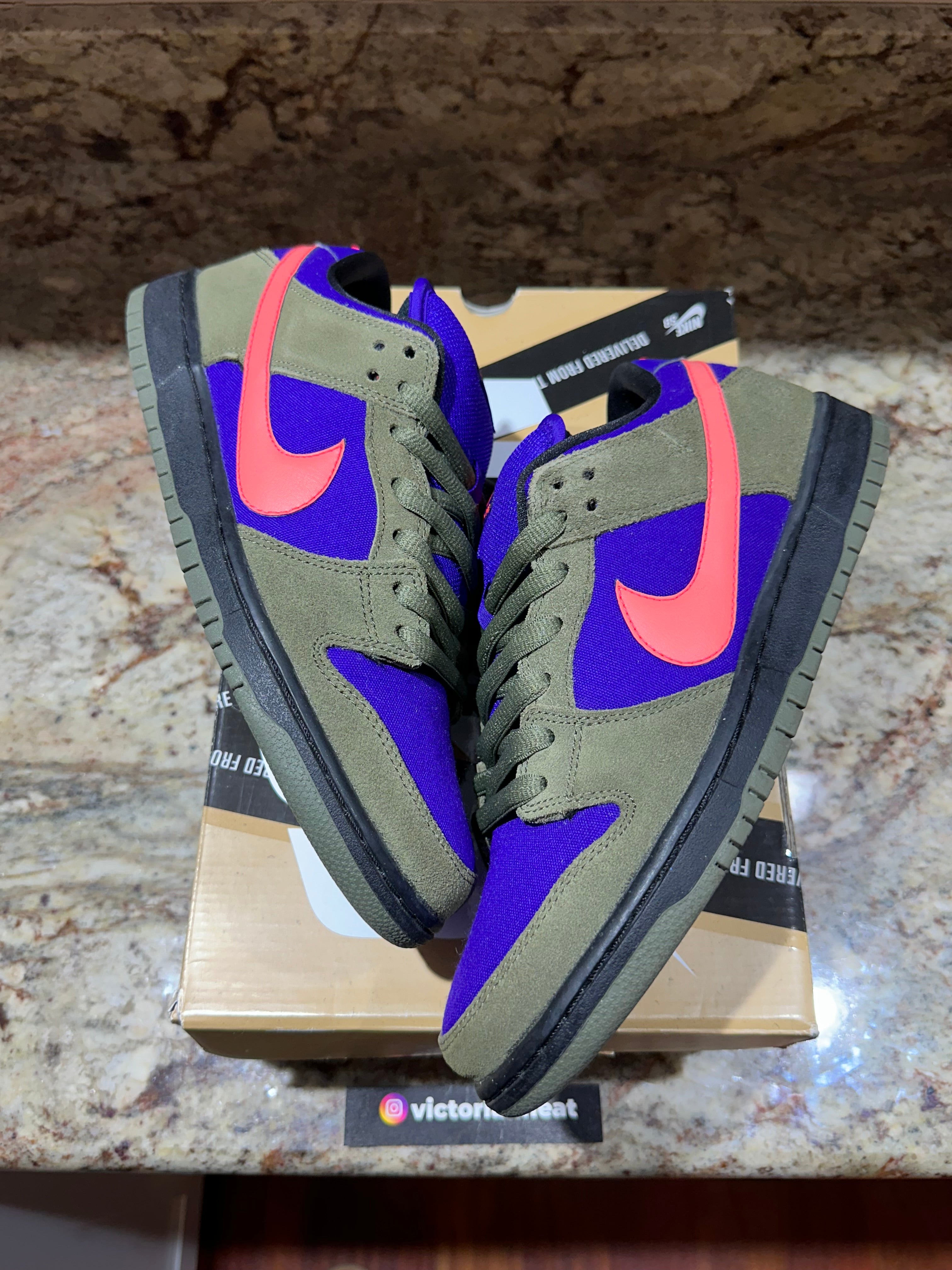 SIZE 10M - NIKE SB DUNK LOW “ATOMIC RED OLIVE”
