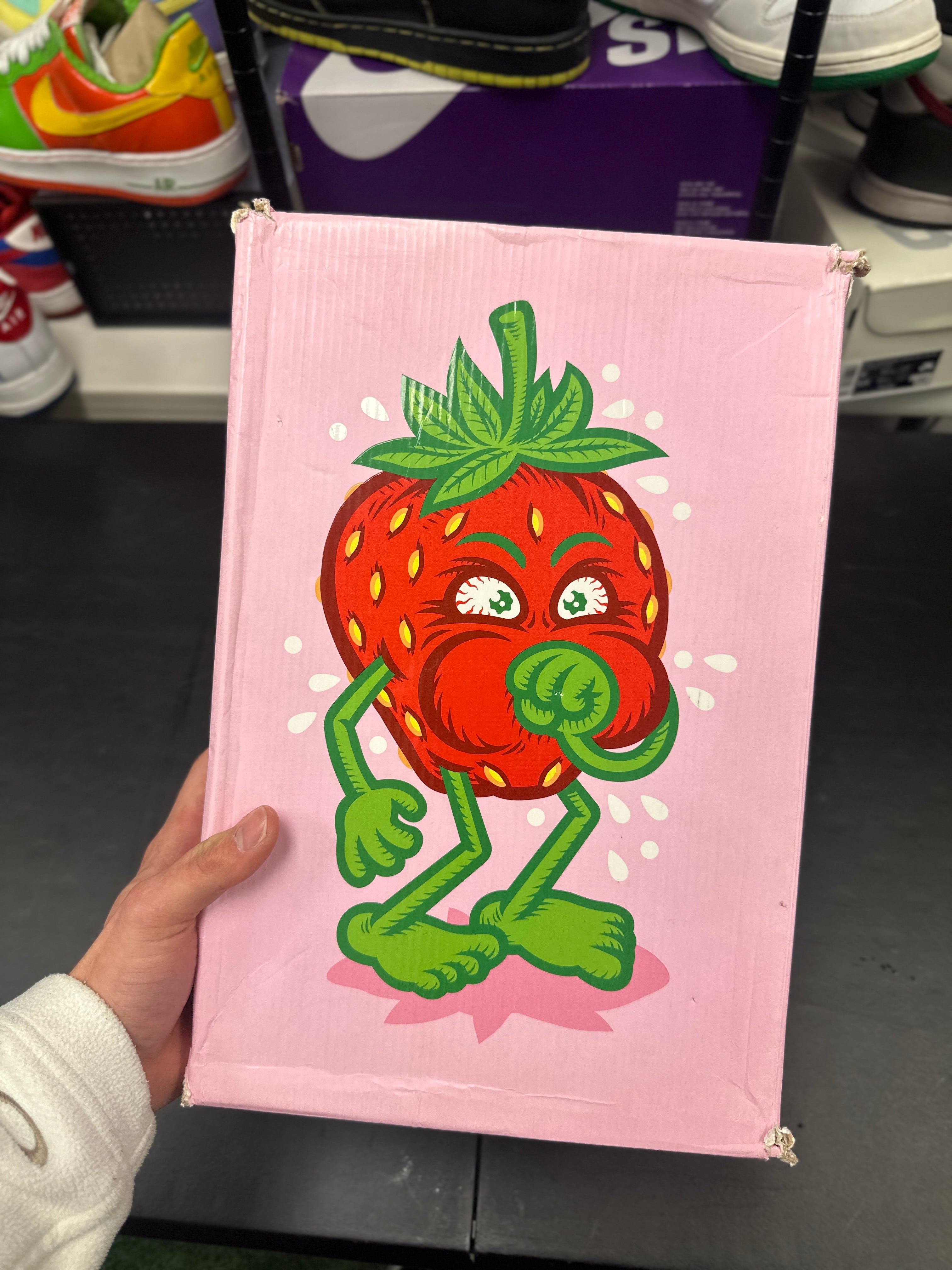 SIZE 10.5M - NIKE SB DUNK HIGH “STRAWBERRY COUGH” (SPECIAL BOX)