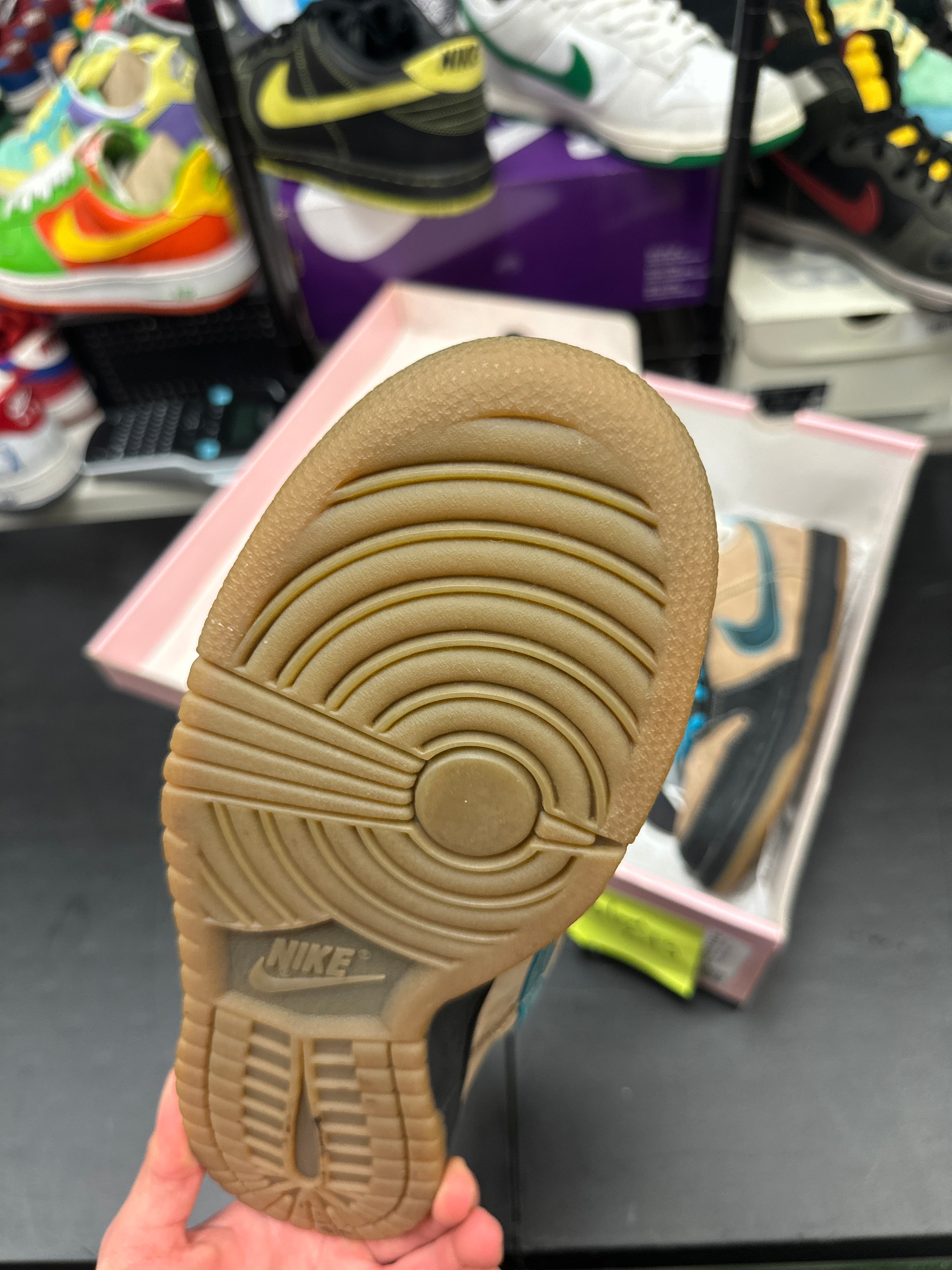 SIZE 10.5M - NIKE SB DUNK LOW ”SLAM CITY”