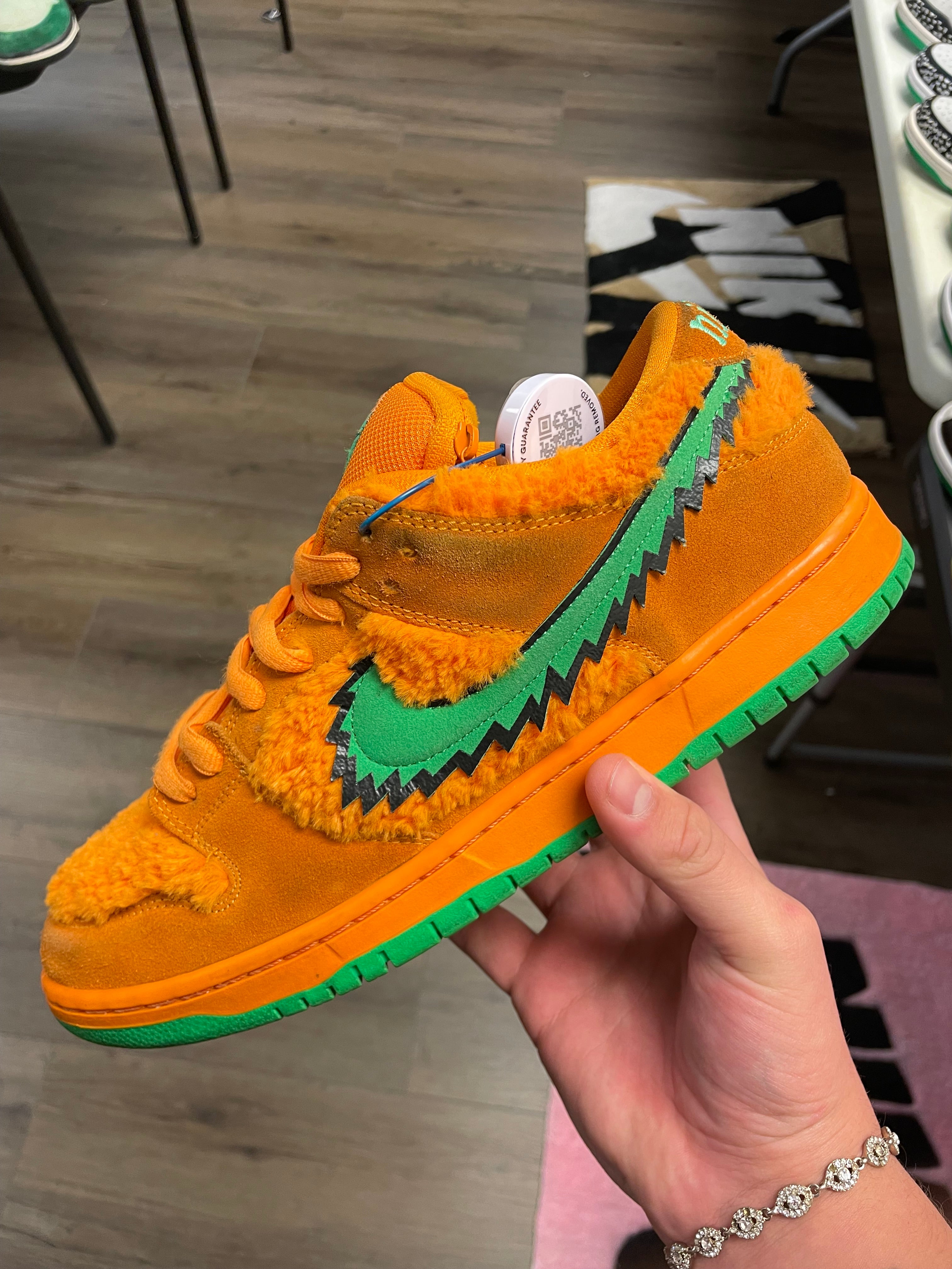 SIZE 10.5M NIKE SB DUNK LOW ‘GREATFUL DEAD ORANGE BEAR’