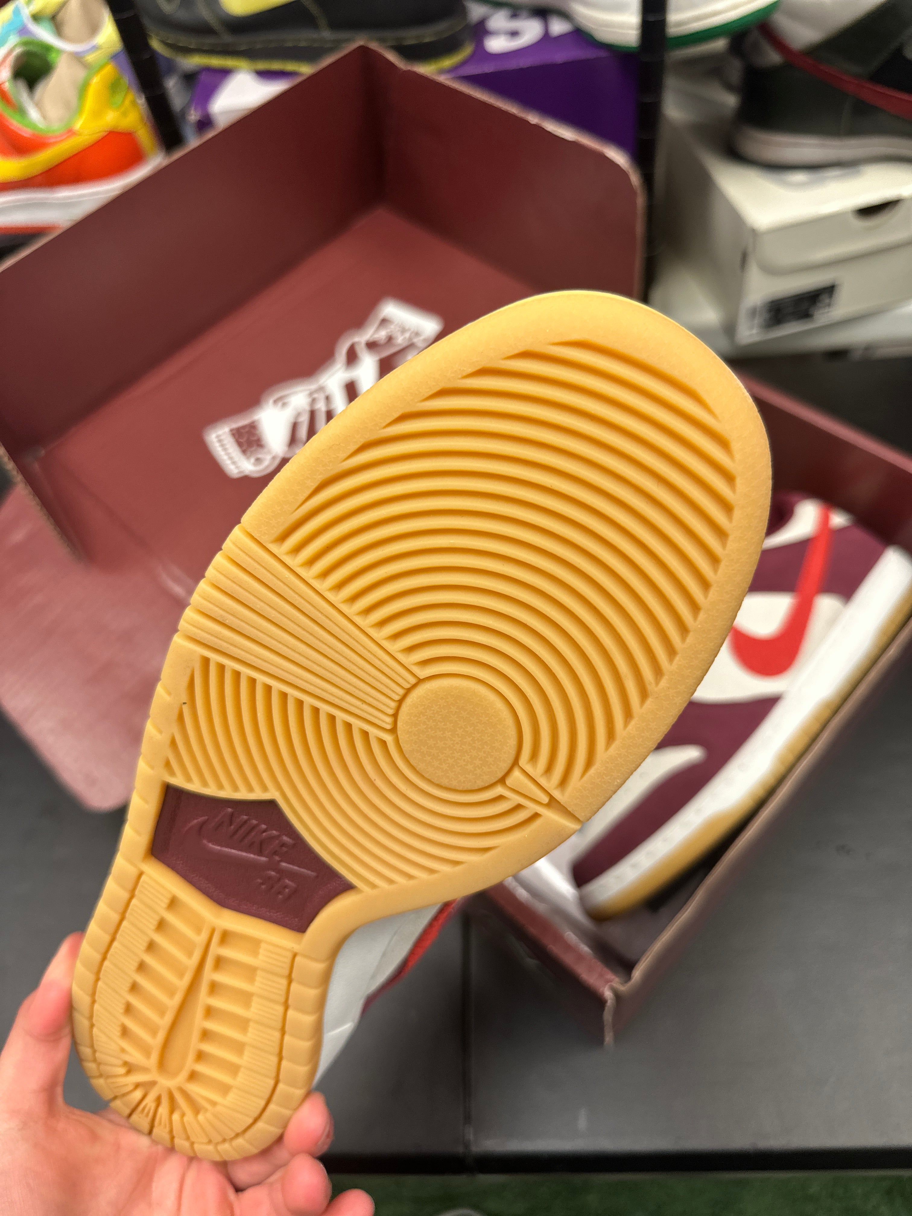 SIZE 11.5M - NIKE SB DUNK LOW “SKATE LIKE A GIRL” (SPECIAL BOX)