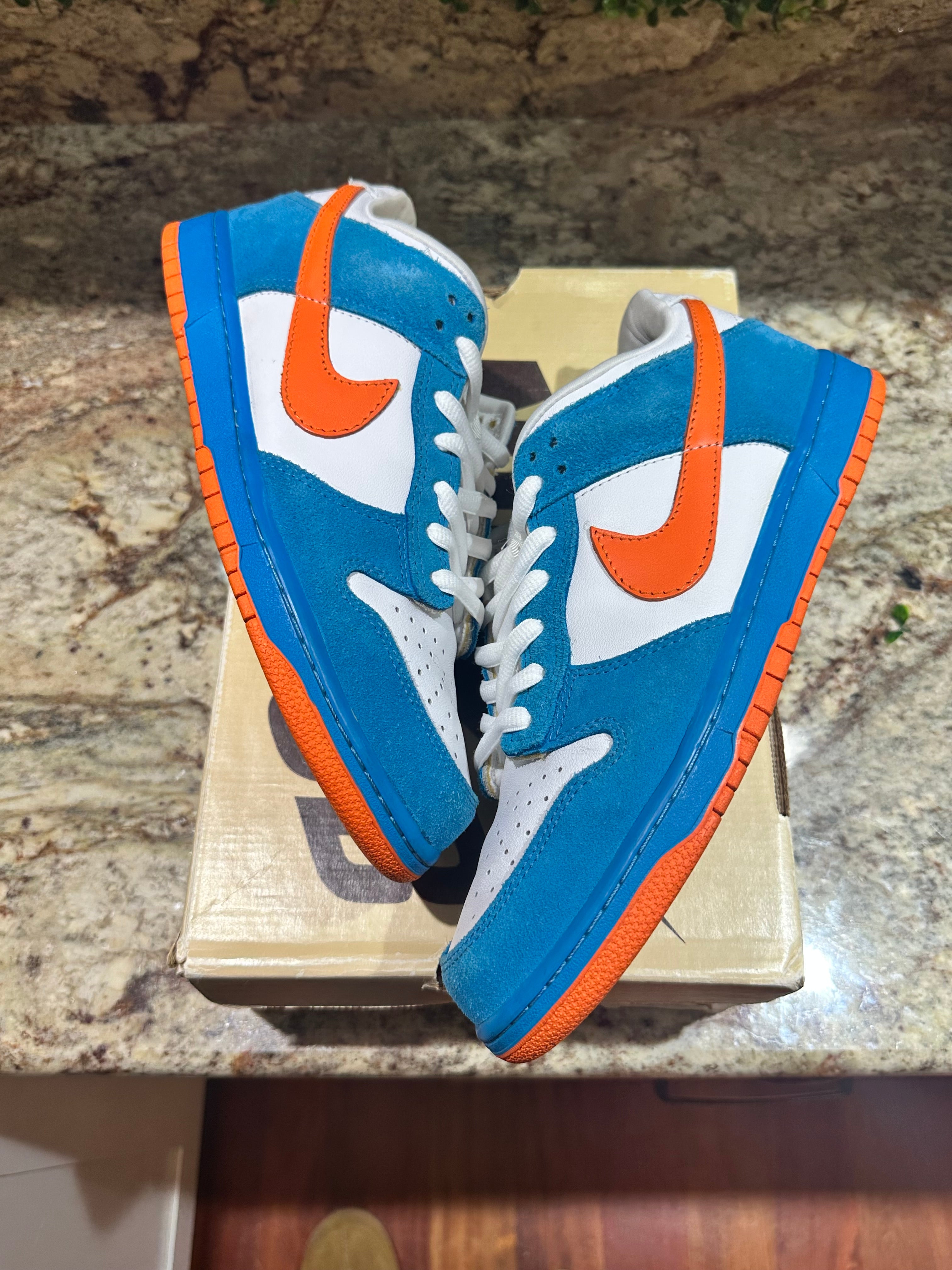 SIZE 11M - NIKE EMB SB DUNK LOW “MIAMI”